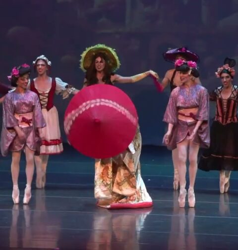 Se ríen pero se asombran con el ballet de Men in Pink Tights en el TPV. (31 Mayo 2024) - youtube