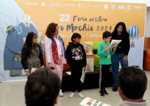 Intensa jornada de actividades se realiza en la Feria del Libro de Los Mochis