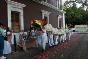 Reciben a la Primavera en el Paseo de las Artes con un ritual