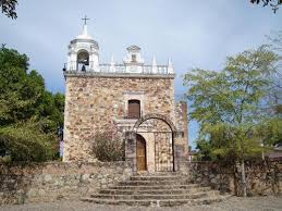 CAPILLAS, SANTOS Y FELIGRESES