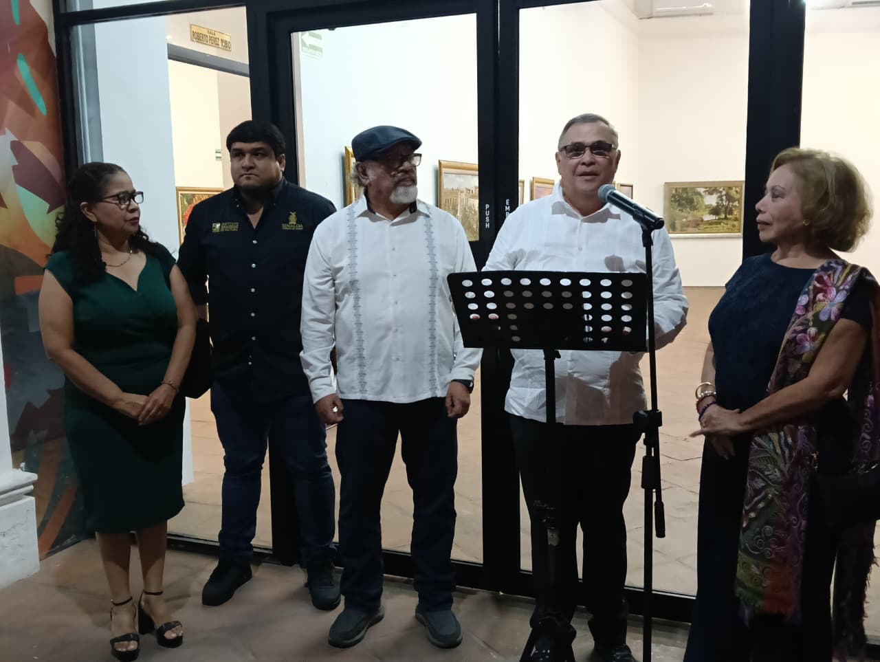 Inauguran la exposición “Travesía, una mirada  a la trayectoria pictórica de Armando Nava”
