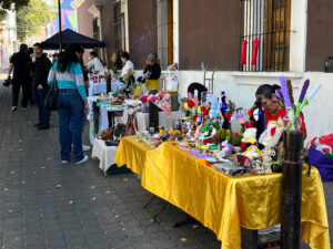 Tarde de arte, música y romanticismo, con el Trío Azteca en el Paseo de las Artes