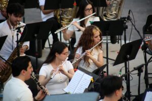 Ofrece concierto la Banda Sinfónica Juvenil en el ágora Rosario Castellanos