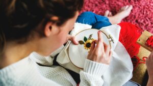 Invita el ISIC a Juntanza de bordado y lectura en honor a Inés Arredondo