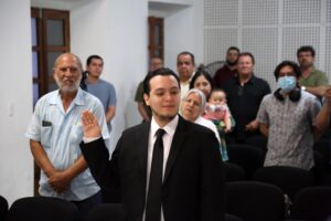 Kevin Bryan Espinoza Serrano, se titula como Licenciado en Flauta por excelencia académica