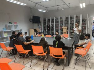 Con lecturas, juegos y globoflexia, celebran el Día de la Niñez en la Sala de Formación Lectora del ISIC