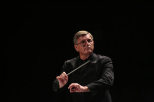 La OSSLA cautiva con “Sinfonía en Carmesí” en el Teatro Pablo de Villavicencio