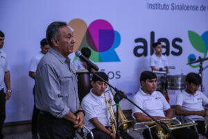 Con música y una exposición, celebra el ISIC 30 años del programa “Alas y Raíces”