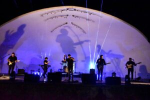Taxi Libre evoca las leyendas del rock en la inauguración del FECUSIN en Los Mochis