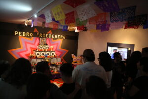 El MASIN dedica su altar de Día de Muertos al artista Pedro Friedeberg
