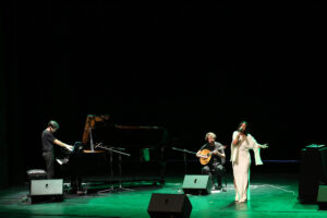 Después de triunfar en el Festival Cervantino Lina conquista Sinaloa con “Fado Camões”